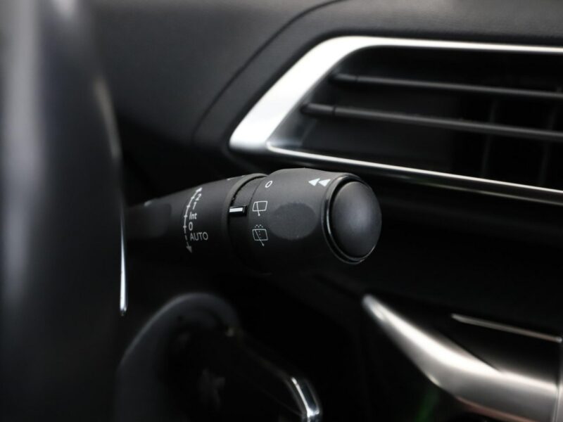 Peugeot 5008 Active Business automat 7-osob. PDC tempomat klima-auto Bluetooth II (2017-)