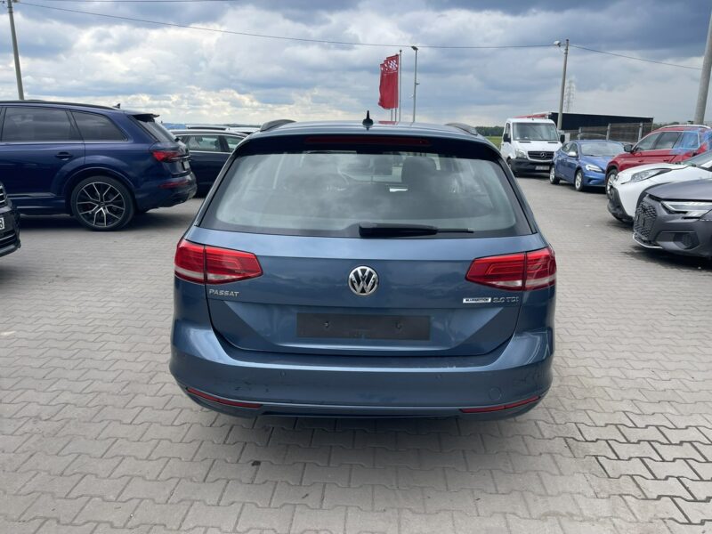 Volkswagen Passat Climatronic Comfortline B8 (2014-2023)