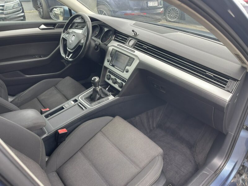 Volkswagen Passat Climatronic Comfortline B8 (2014-2023)
