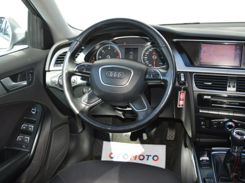 Audi A4 2.0 TDI LIFT Serwis NAVI Bluetooth B8 (2007-2015)