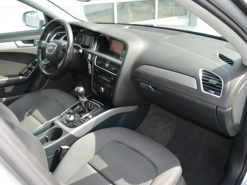Audi A4 2.0 TDI LIFT Serwis NAVI Bluetooth B8 (2007-2015)