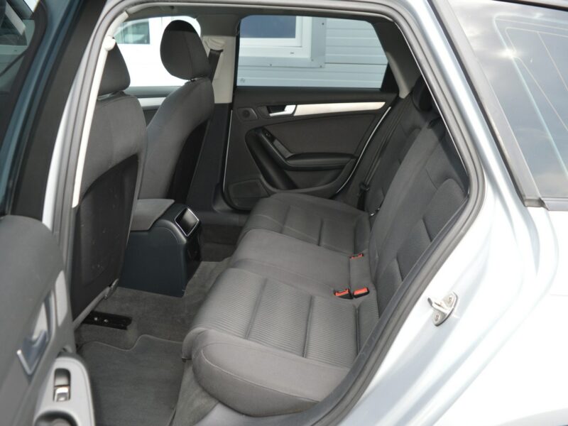 Audi A4 2.0 TDI LIFT Serwis NAVI Bluetooth B8 (2007-2015)