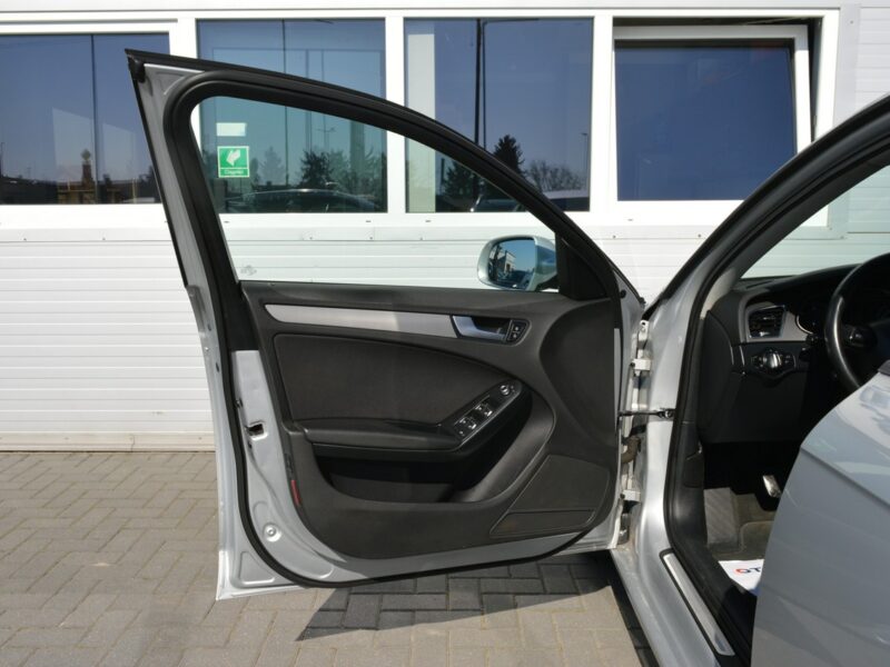 Audi A4 2.0 TDI LIFT Serwis NAVI Bluetooth B8 (2007-2015)