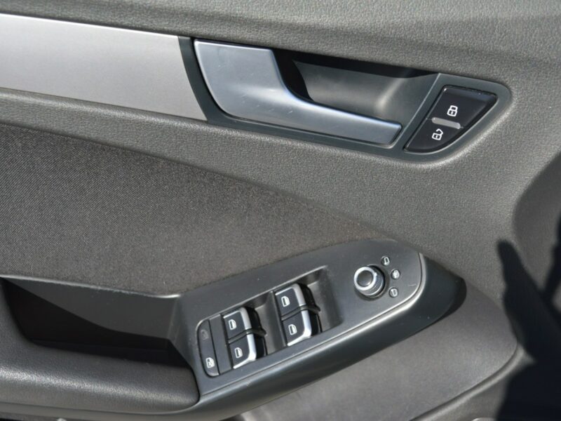 Audi A4 2.0 TDI LIFT Serwis NAVI Bluetooth B8 (2007-2015)