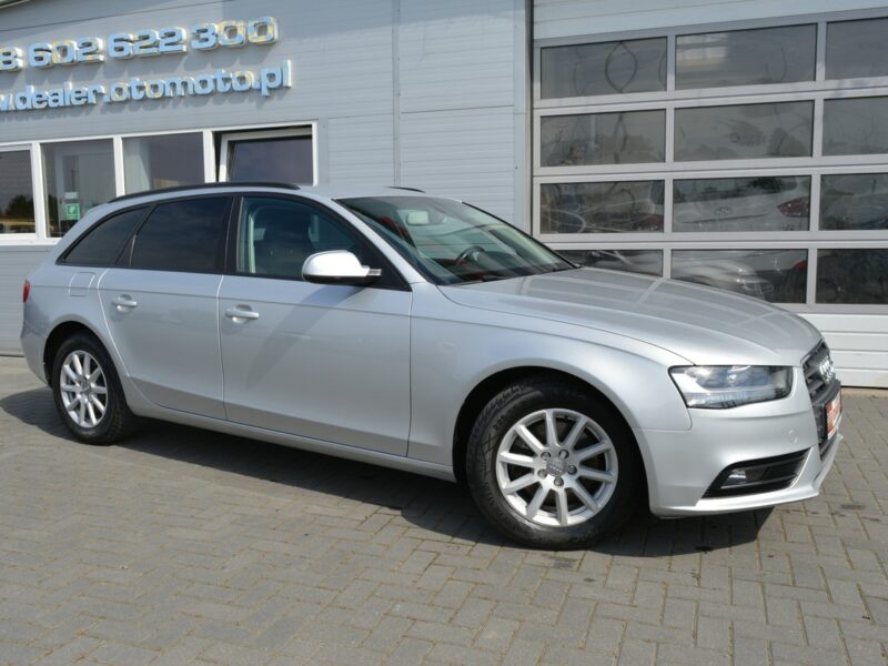 Audi A4 2.0 TDI LIFT Serwis NAVI Bluetooth B8 (2007-2015)