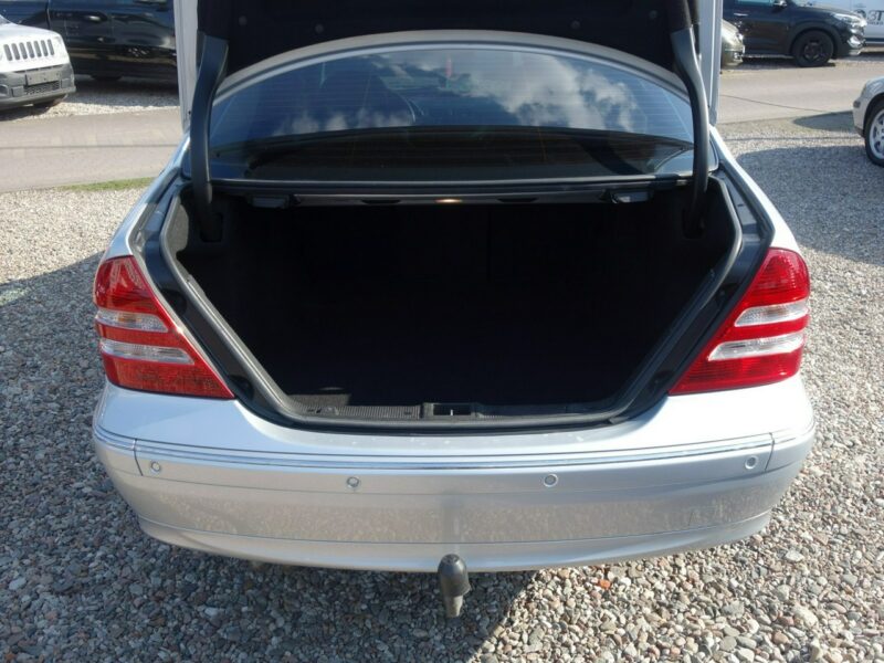 Mercedes C 180 Mercedes C180 1.8 benzyna kompresor 143km automat wersja Avantgarde W203 (2000-2007)