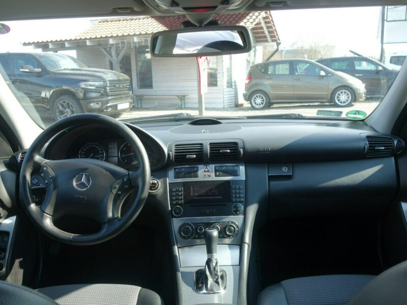 Mercedes C 180 Mercedes C180 1.8 benzyna kompresor 143km automat wersja Avantgarde W203 (2000-2007)