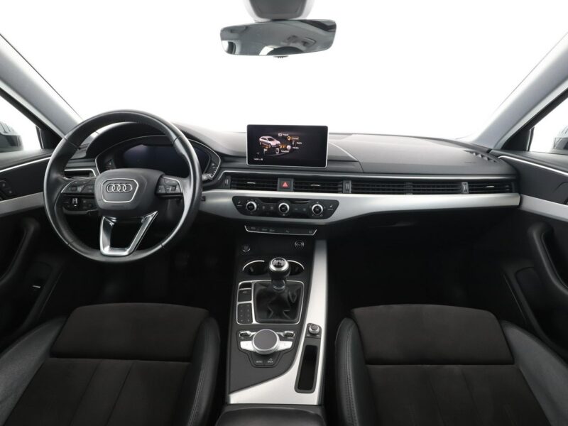 Audi A4 Xenon navi skóra/alcantara szyberdach virtual cocpit B9 (2015-)
