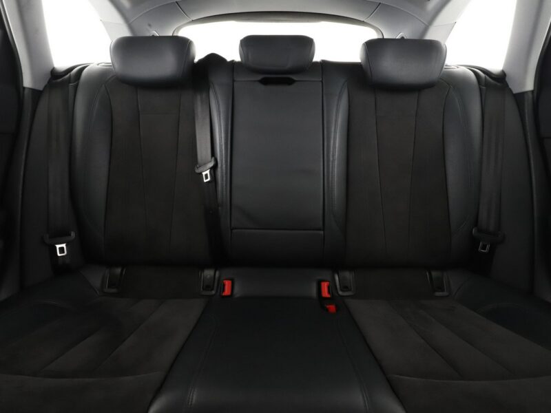 Audi A4 Xenon navi skóra/alcantara szyberdach virtual cocpit B9 (2015-)