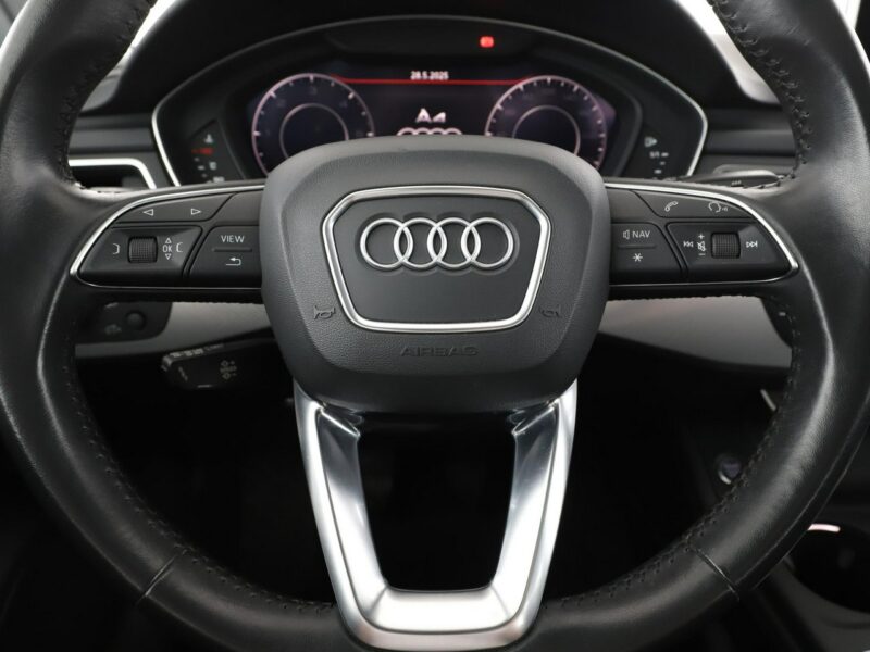 Audi A4 Xenon navi skóra/alcantara szyberdach virtual cocpit B9 (2015-)