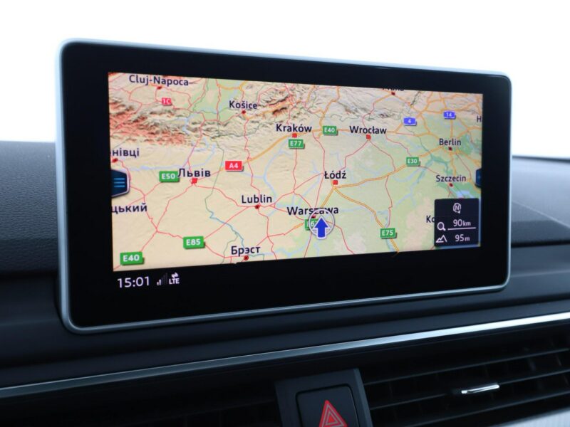 Audi A4 Xenon navi skóra/alcantara szyberdach virtual cocpit B9 (2015-)