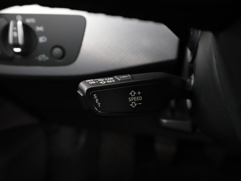 Audi A4 Xenon navi skóra/alcantara szyberdach virtual cocpit B9 (2015-)