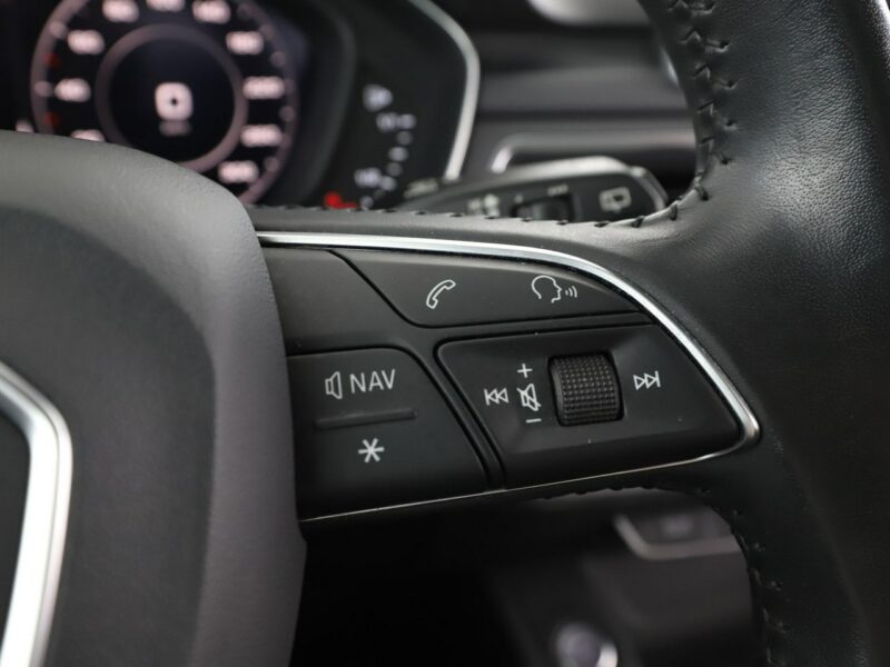 Audi A4 Xenon navi skóra/alcantara szyberdach virtual cocpit B9 (2015-)