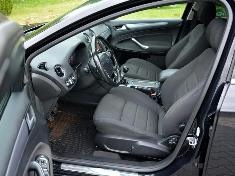 Ford Mondeo Titanium Ledy BLIS Keyless go Navi Convers 2xParkt Relingi Aso Ford Mk4 (2007-2014)