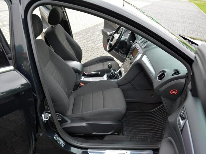 Ford Mondeo Titanium Ledy BLIS Keyless go Navi Convers 2xParkt Relingi Aso Ford Mk4 (2007-2014)