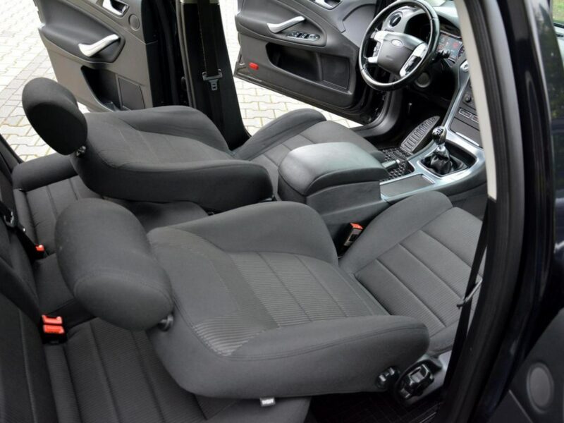 Ford Mondeo Titanium Ledy BLIS Keyless go Navi Convers 2xParkt Relingi Aso Ford Mk4 (2007-2014)