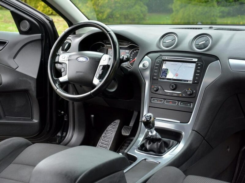 Ford Mondeo Titanium Ledy BLIS Keyless go Navi Convers 2xParkt Relingi Aso Ford Mk4 (2007-2014)