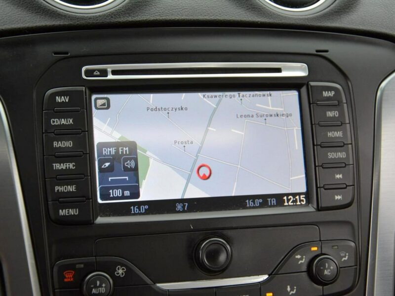 Ford Mondeo Titanium Ledy BLIS Keyless go Navi Convers 2xParkt Relingi Aso Ford Mk4 (2007-2014)