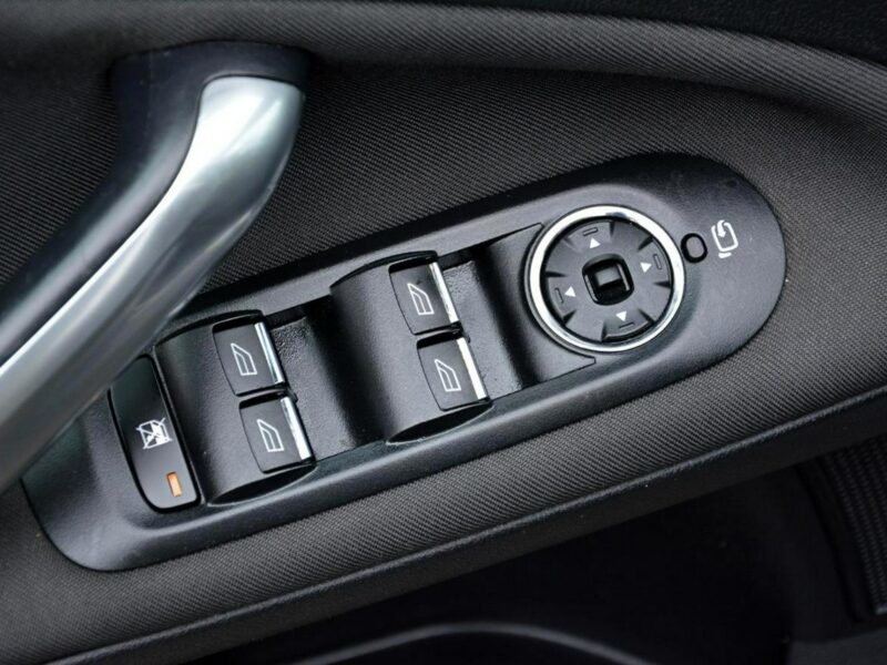 Ford Mondeo Titanium Ledy BLIS Keyless go Navi Convers 2xParkt Relingi Aso Ford Mk4 (2007-2014)