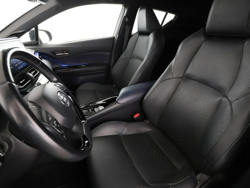 Toyota C-HR navi kamera ACC skóra LED JBL Bluetooth klima-auto
