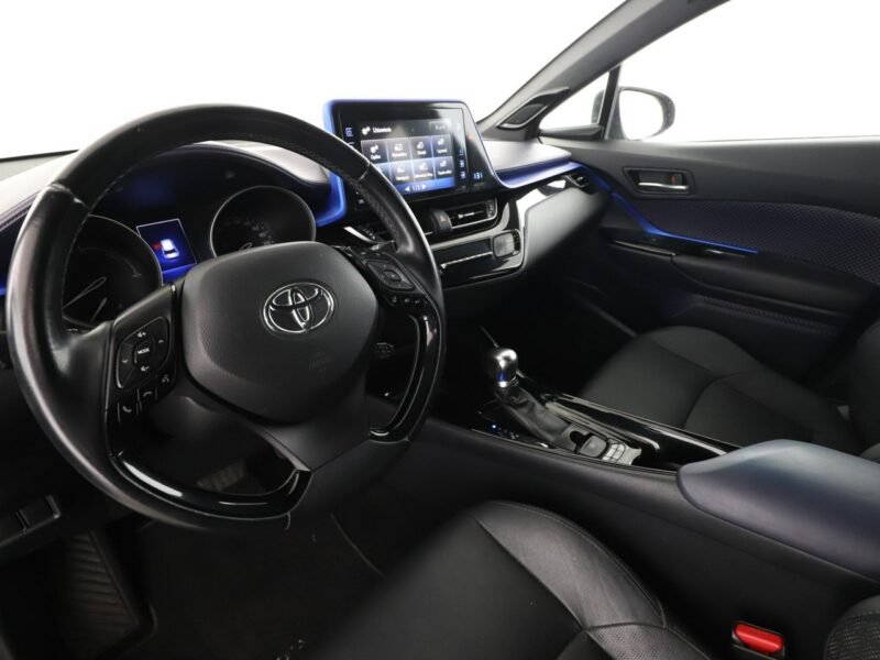 Toyota C-HR navi kamera ACC skóra LED JBL Bluetooth klima-auto