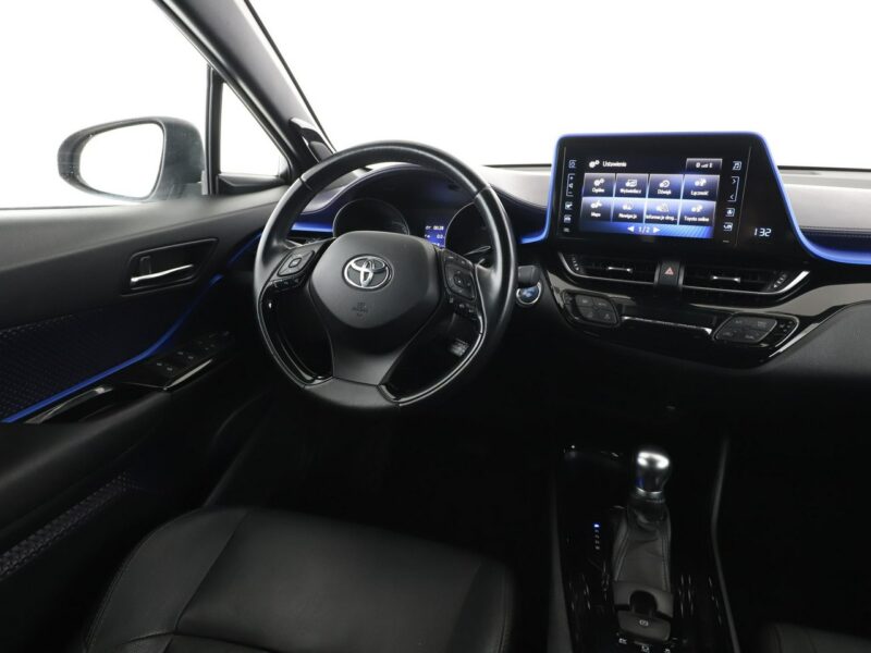 Toyota C-HR navi kamera ACC skóra LED JBL Bluetooth klima-auto