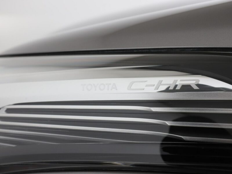 Toyota C-HR navi kamera ACC skóra LED JBL Bluetooth klima-auto