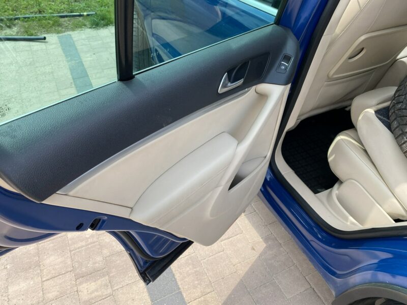 Volkswagen Tiguan 4*4, 170KM,skóry, podg. fotele, kamera, szklany dach, drugie koła, hak I (2007-2016)