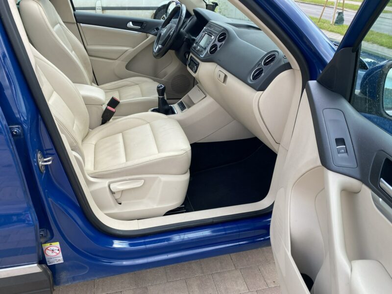 Volkswagen Tiguan 4*4, 170KM,skóry, podg. fotele, kamera, szklany dach, drugie koła, hak I (2007-2016)