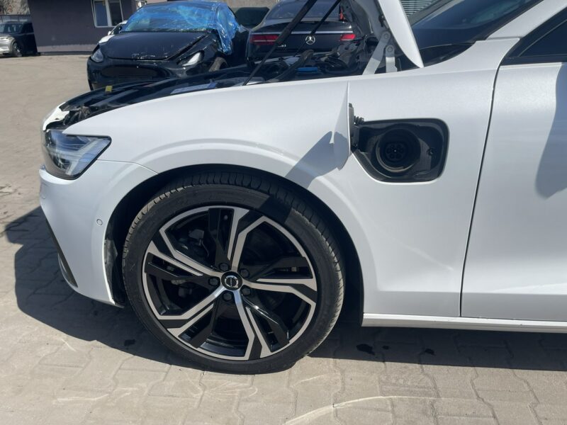 Volvo S60 T8 4x4 PlugIn Hybryda Skóry Kamery360 310KM III (2018-)