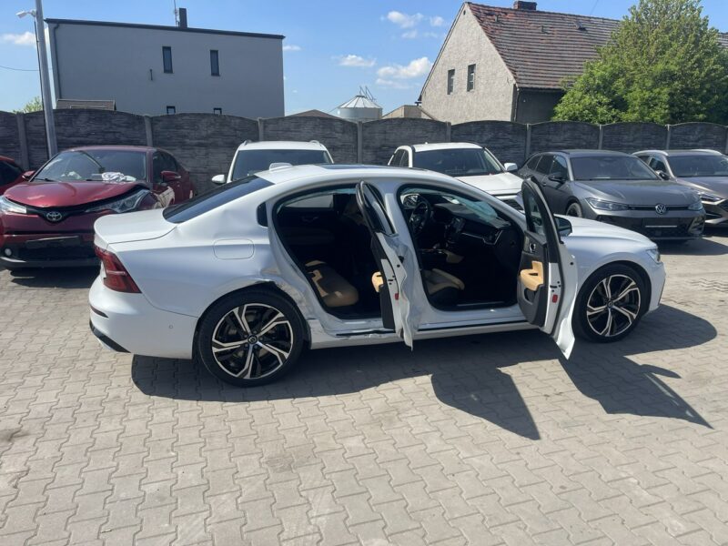 Volvo S60 T8 4x4 PlugIn Hybryda Skóry Kamery360 310KM III (2018-)