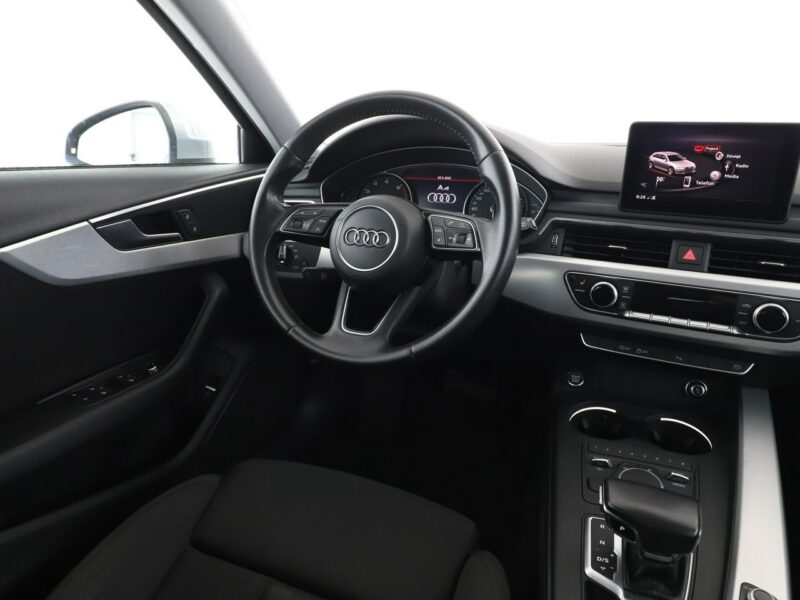 Audi A4 FV23% xenon S-tronic navi grzane fotele czujniki parkowania B9 (2015-)