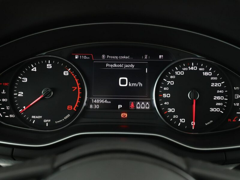 Audi A4 FV23% xenon S-tronic navi grzane fotele czujniki parkowania B9 (2015-)