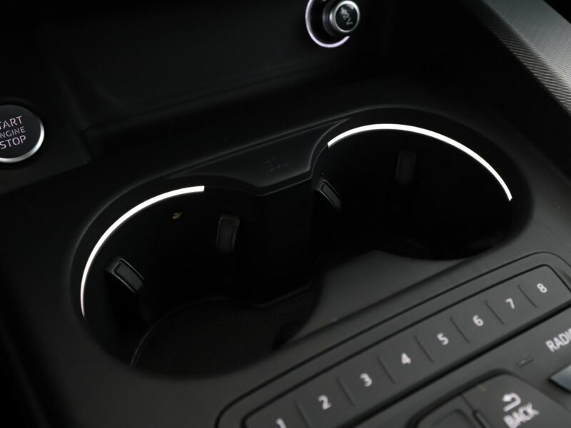Audi A4 FV23% xenon S-tronic navi grzane fotele czujniki parkowania B9 (2015-)