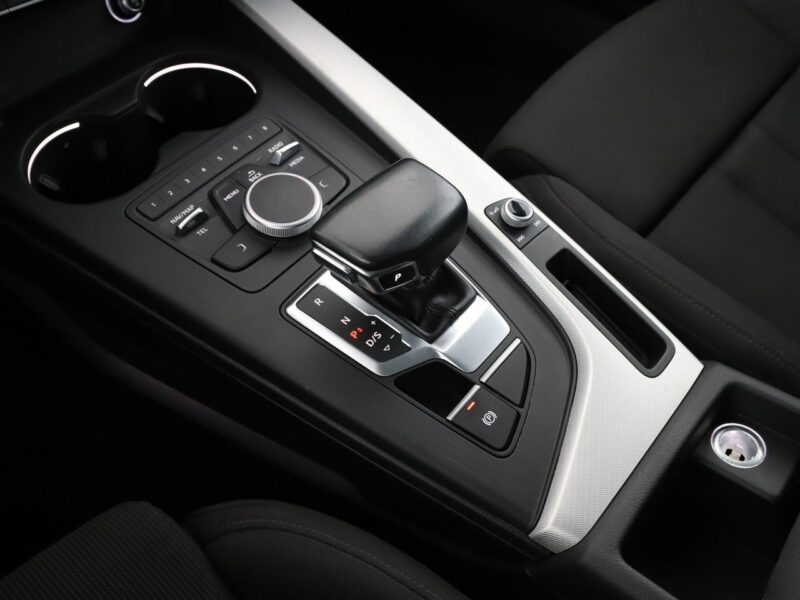 Audi A4 FV23% xenon S-tronic navi grzane fotele czujniki parkowania B9 (2015-)