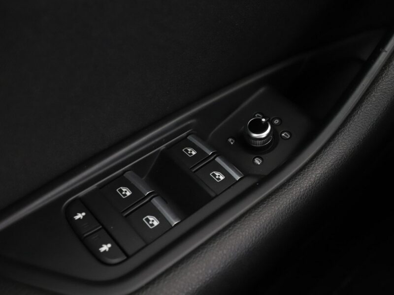Audi A4 FV23% xenon S-tronic navi grzane fotele czujniki parkowania B9 (2015-)