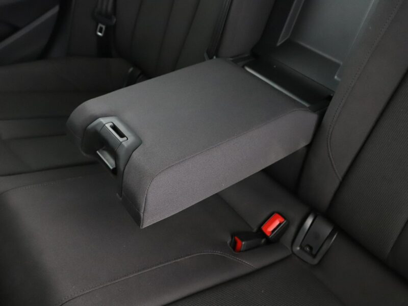 Audi A4 FV23% xenon S-tronic navi grzane fotele czujniki parkowania B9 (2015-)