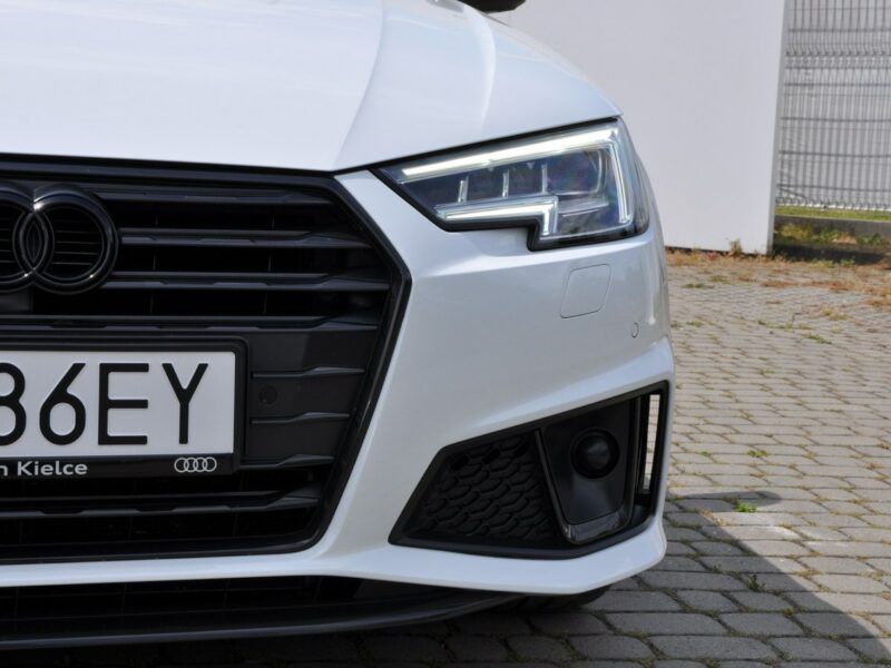 Audi A4 AVANT Competition 2.0TDI 190KM S-tronic S-line Matrix ACC El.klapa Key B9 (2015-)