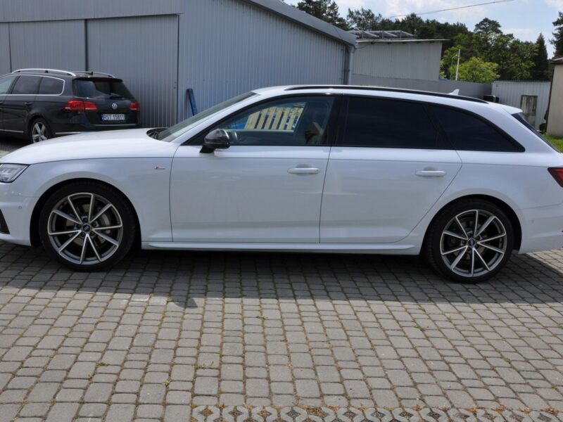 Audi A4 AVANT Competition 2.0TDI 190KM S-tronic S-line Matrix ACC El.klapa Key B9 (2015-)
