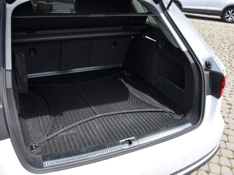 Audi A4 AVANT Competition 2.0TDI 190KM S-tronic S-line Matrix ACC El.klapa Key B9 (2015-)