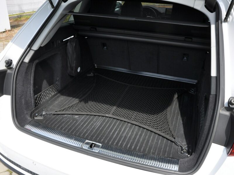 Audi A4 AVANT Competition 2.0TDI 190KM S-tronic S-line Matrix ACC El.klapa Key B9 (2015-)