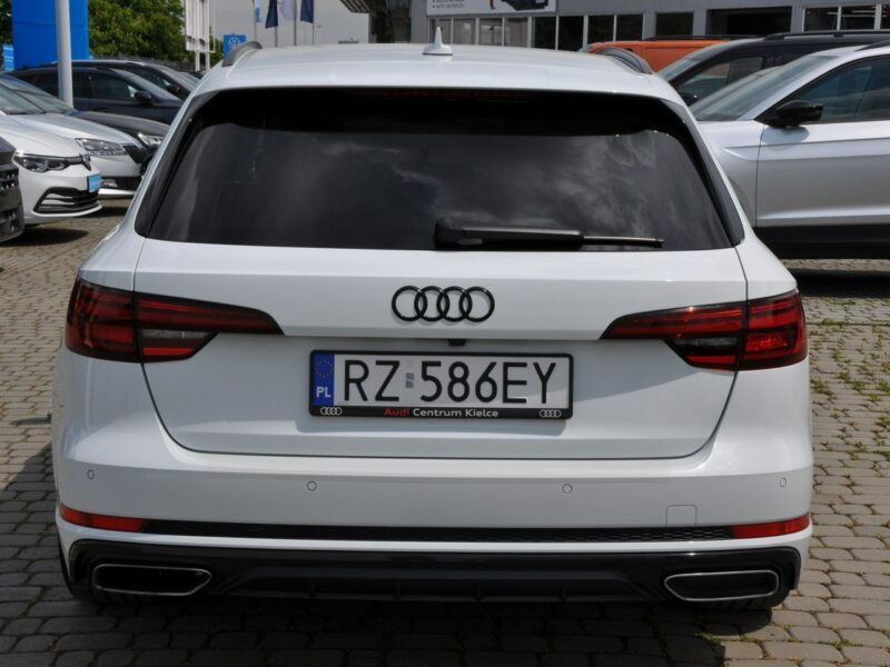 Audi A4 AVANT Competition 2.0TDI 190KM S-tronic S-line Matrix ACC El.klapa Key B9 (2015-)