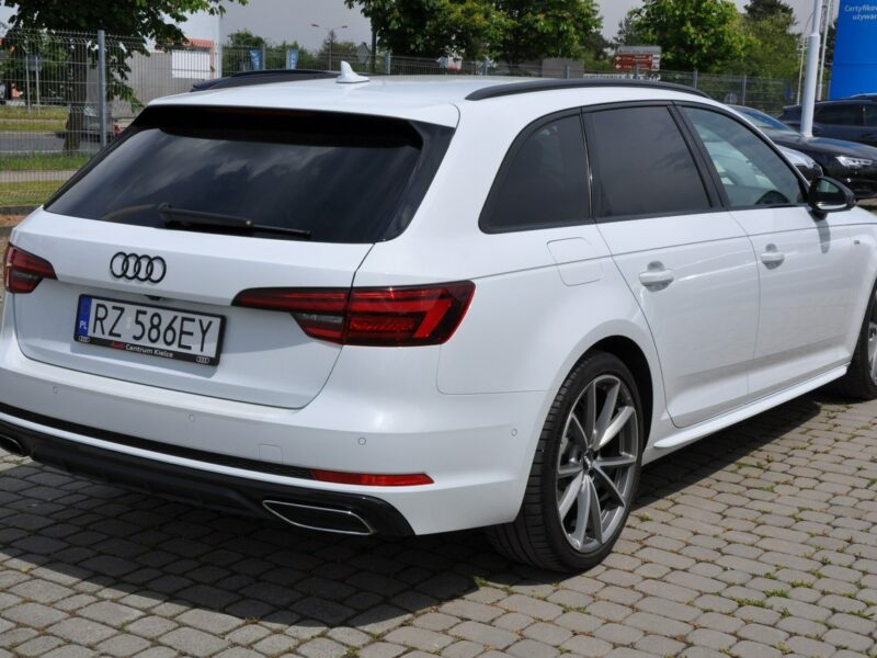 Audi A4 AVANT Competition 2.0TDI 190KM S-tronic S-line Matrix ACC El.klapa Key B9 (2015-)