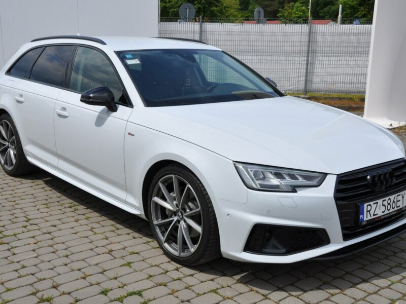 Audi A4 AVANT Competition 2.0TDI 190KM S-tronic S-line Matrix ACC El.klapa Key B9 (2015-)
