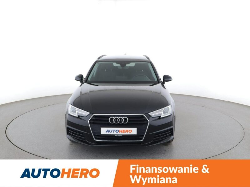 Audi A4 virtual cocpit xenon navi klima auto grzane fotele czujniki parkowania B9 (2015-)