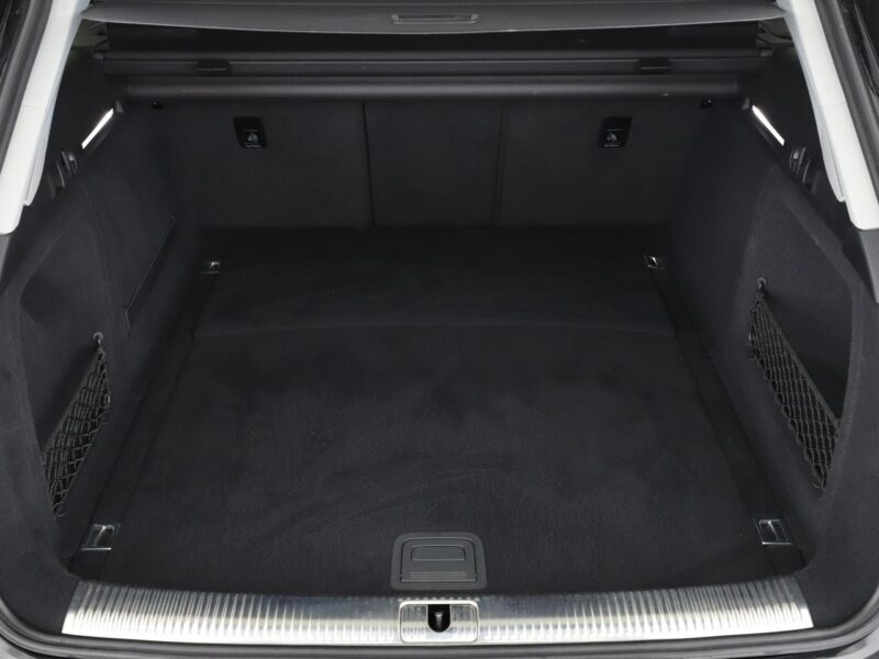 Audi A4 virtual cocpit xenon navi klima auto grzane fotele czujniki parkowania B9 (2015-)