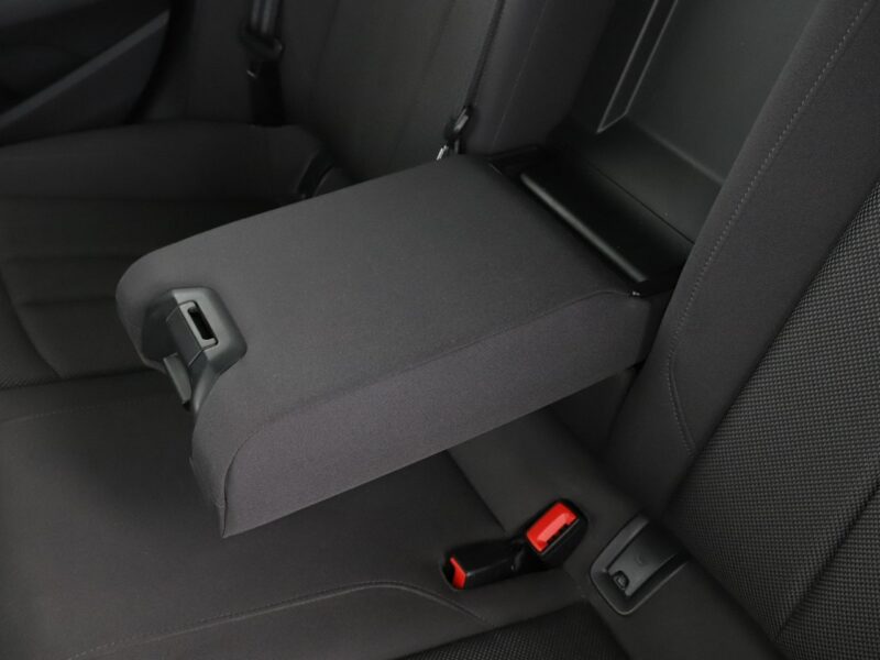 Audi A4 virtual cocpit xenon navi klima auto grzane fotele czujniki parkowania B9 (2015-)