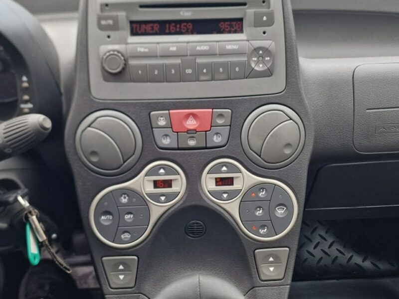 Fiat Panda 1.2 Benzyna 60 KM, 4x4, Klima Automatyczna, Alufelgi, Komputer, Hak II (2003-2012)
