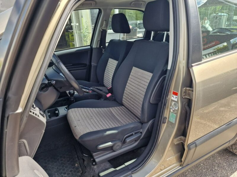 Fiat Sedici 1.6 Benzyna 108 KM, 4x4, Klimatyzacja, Alufelgi, Hak, Komputer