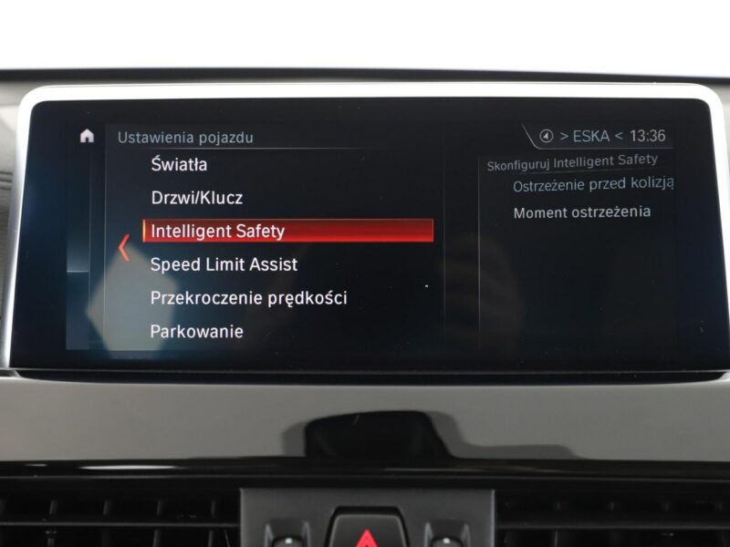 BMW X1 2.0D Automat xLine Klimatronik Tempomat Nawigacja Skóra ParkAssist PDC II (F48) (2015-)